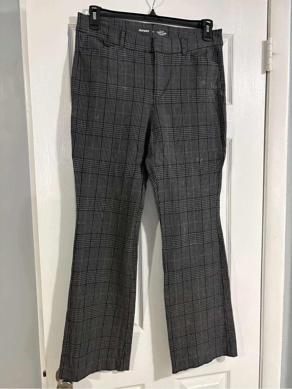 Old Navy Black and Gray Pixie Flare Pants